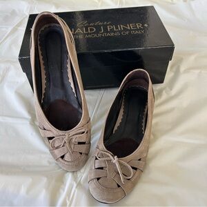 Donald J. Pliner Women's bronze suede Ballet Flats, size 8